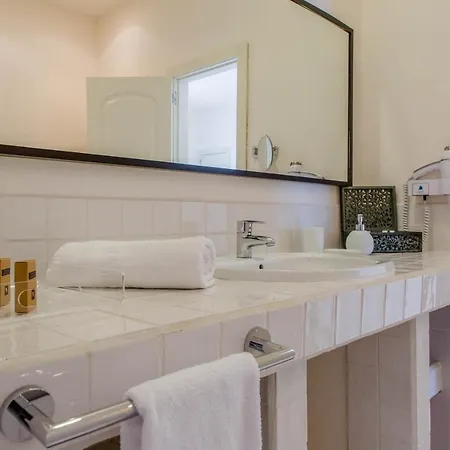 Sleeps 6 With Pool And Wifi * Corralejo