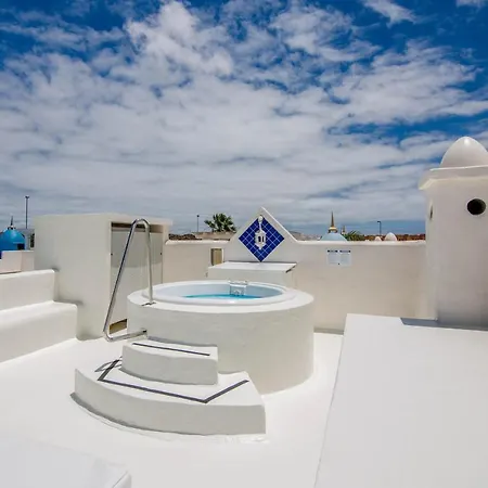 Sleeps 6 With Pool And Wifi *
