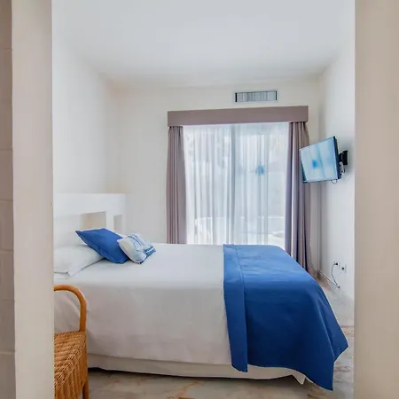 Sleeps 6 With Pool And Wifi * Corralejo