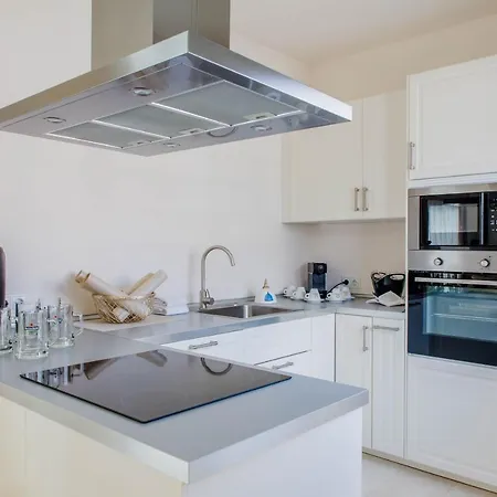 Villa Sleeps 6 With Pool And Wifi Corralejo